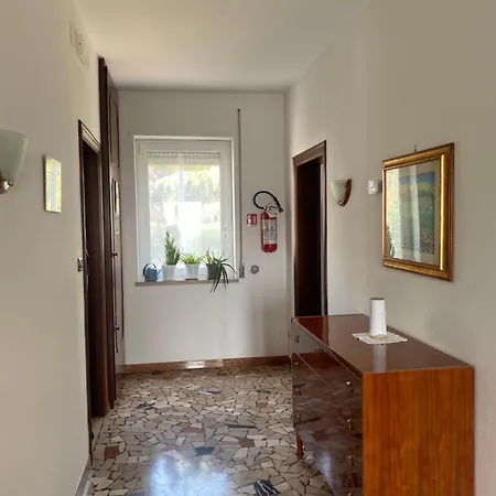 Camera ゲストハウス Santorso